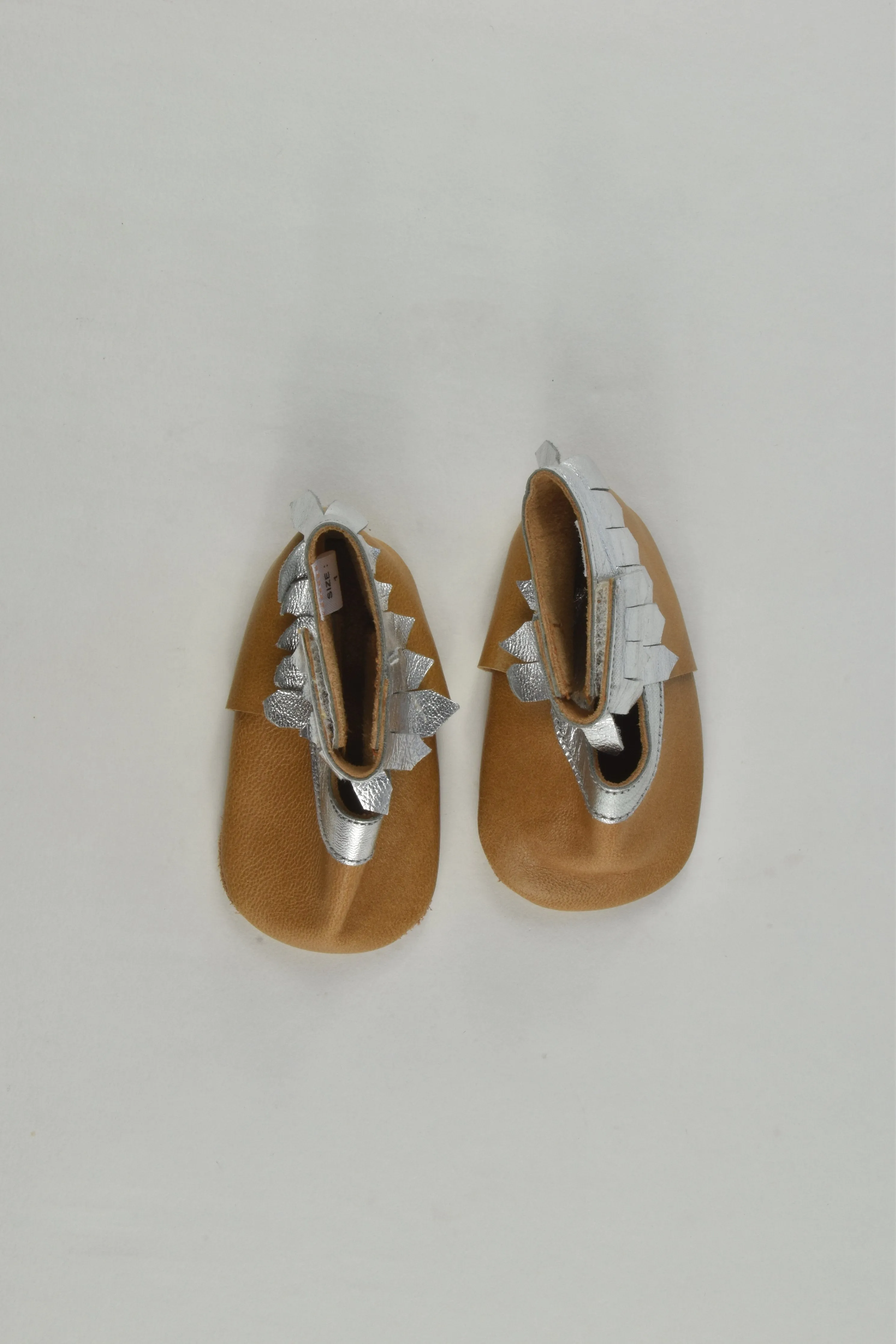 Brand Unknown Size 1 Baby Slippers