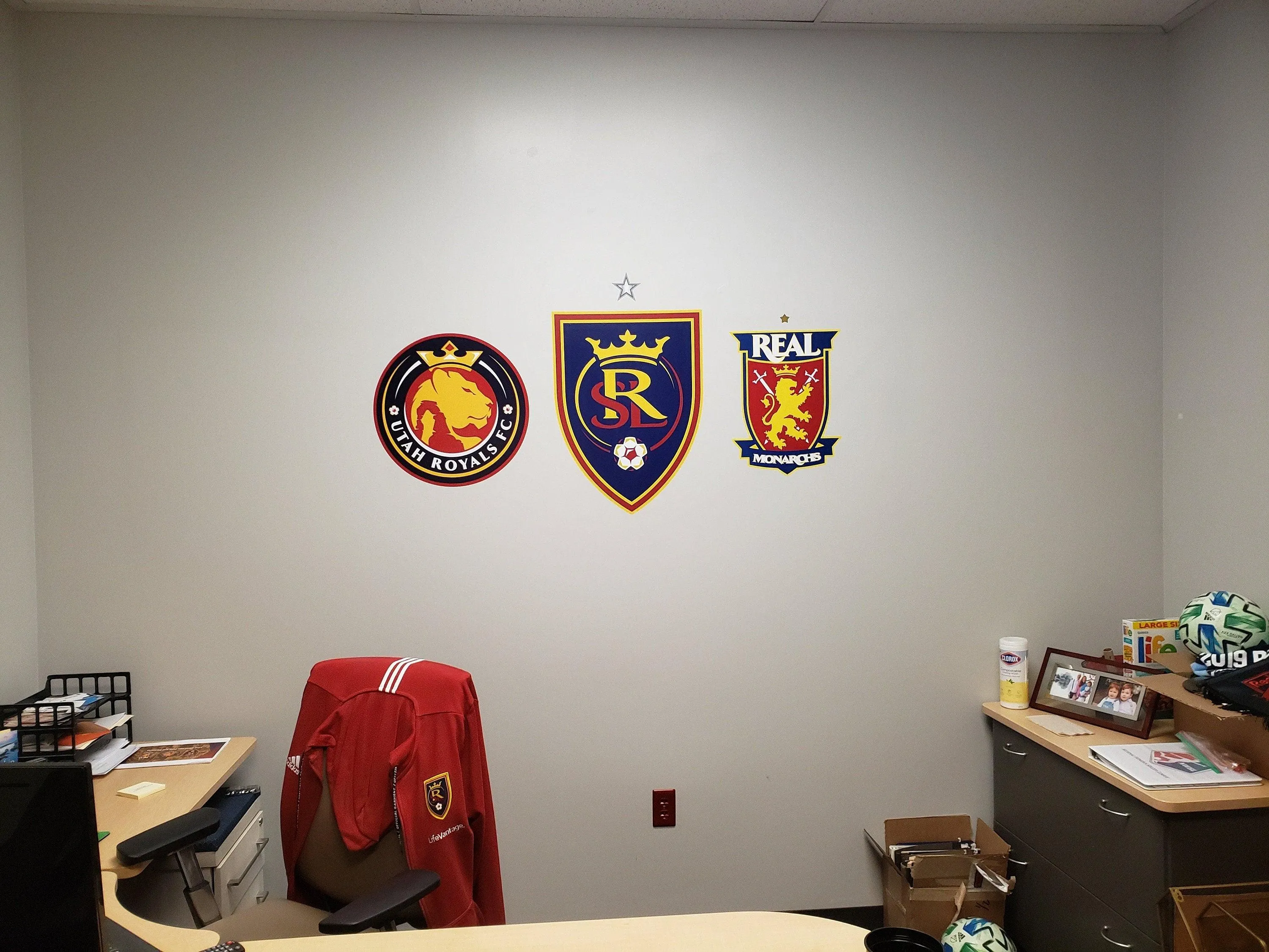 Custom Vinyl Wall Stickers: Boost Your Creative Expression - Personalized Wall Decals