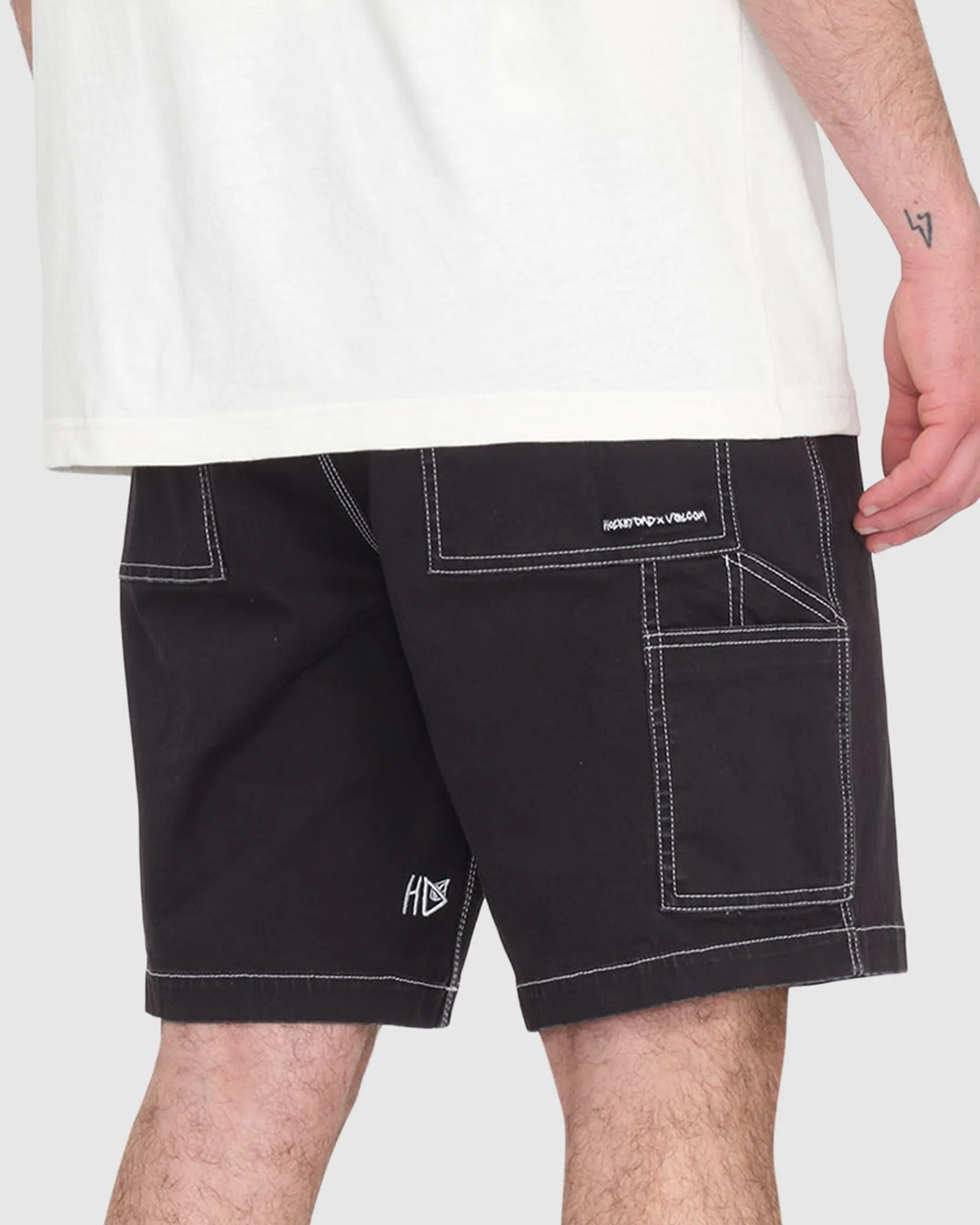 MENS V ENT HOCKEY DAD 20 SHORTS