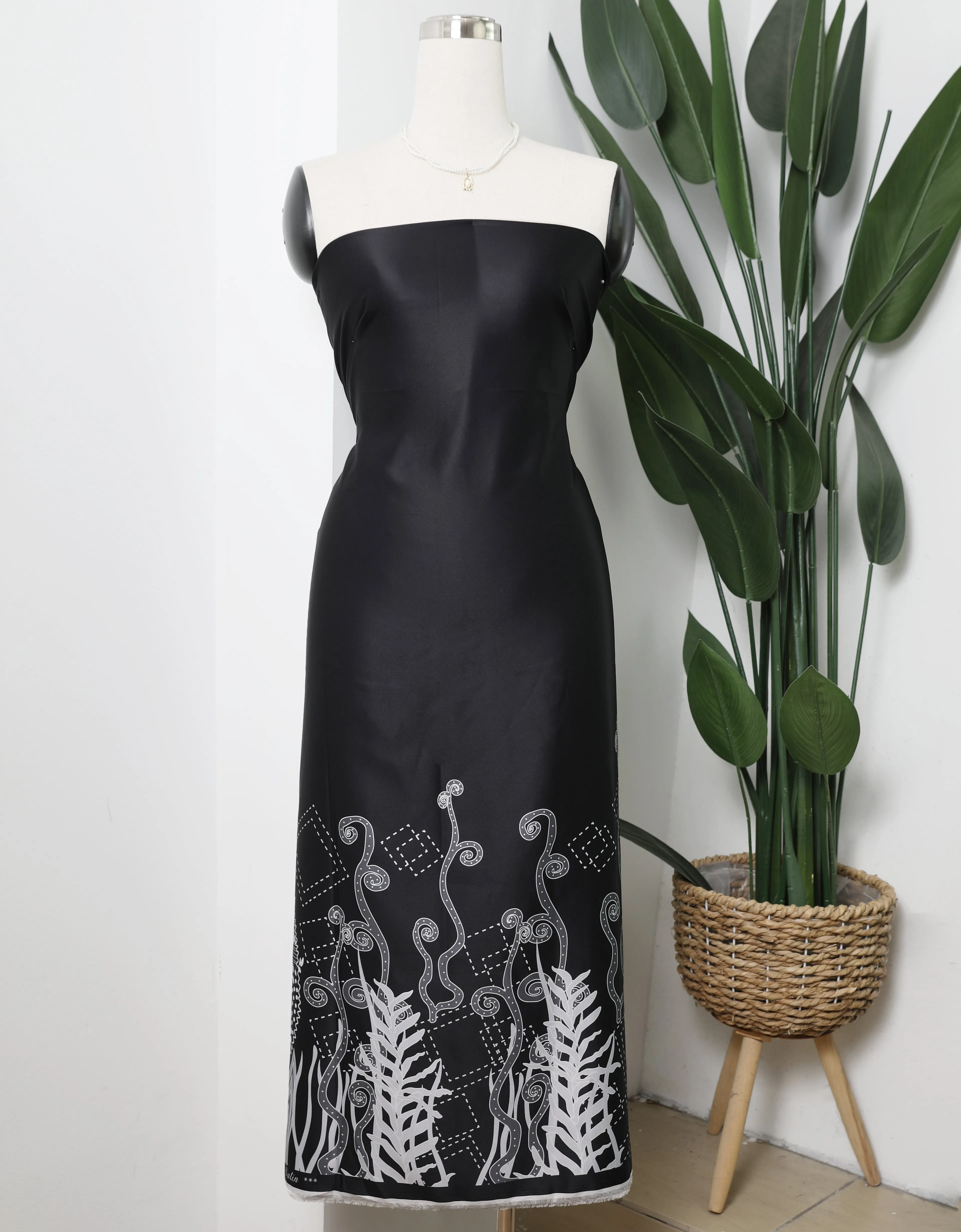 Orked Batik Satin 45" (Black)