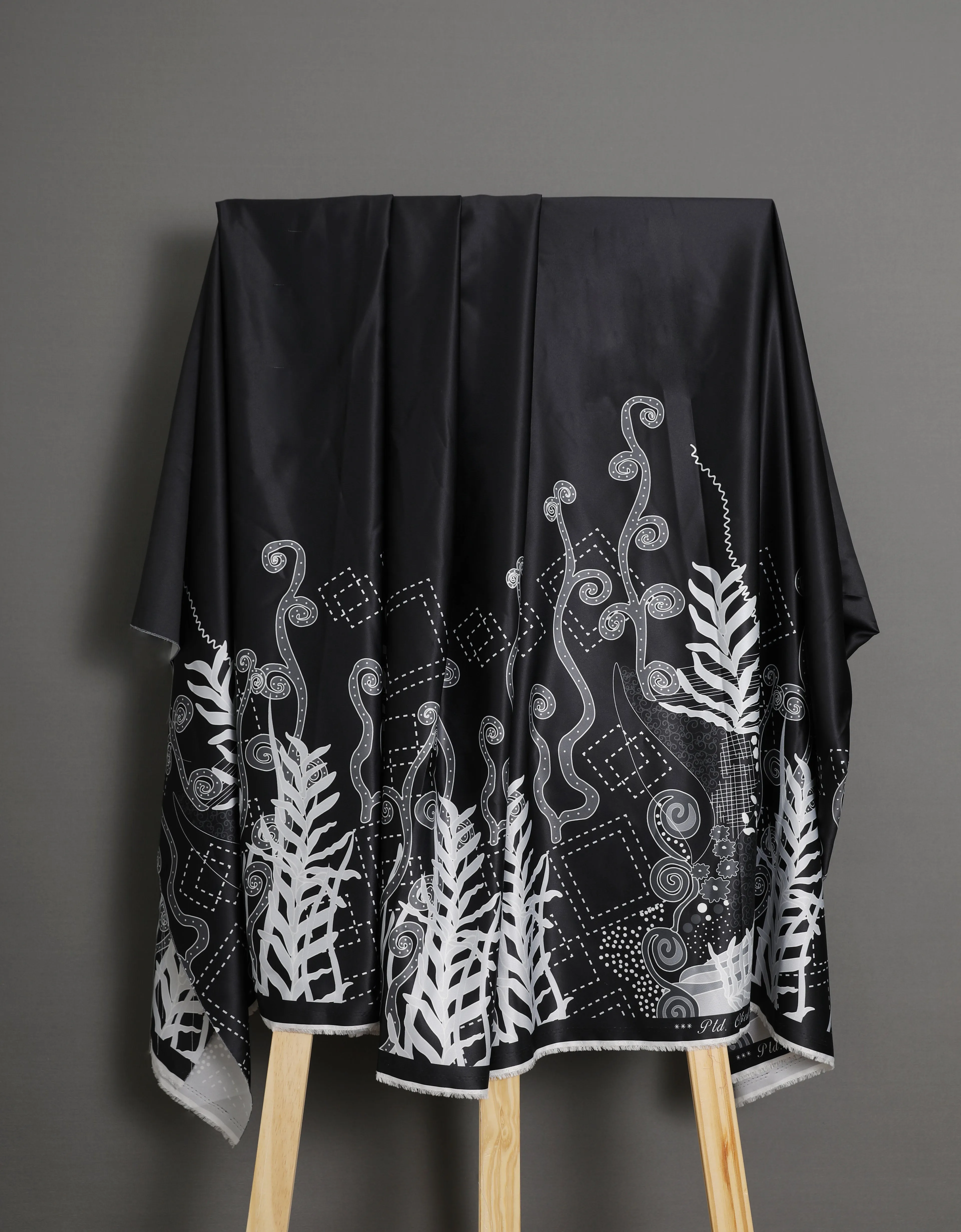 Orked Batik Satin 45" (Black)