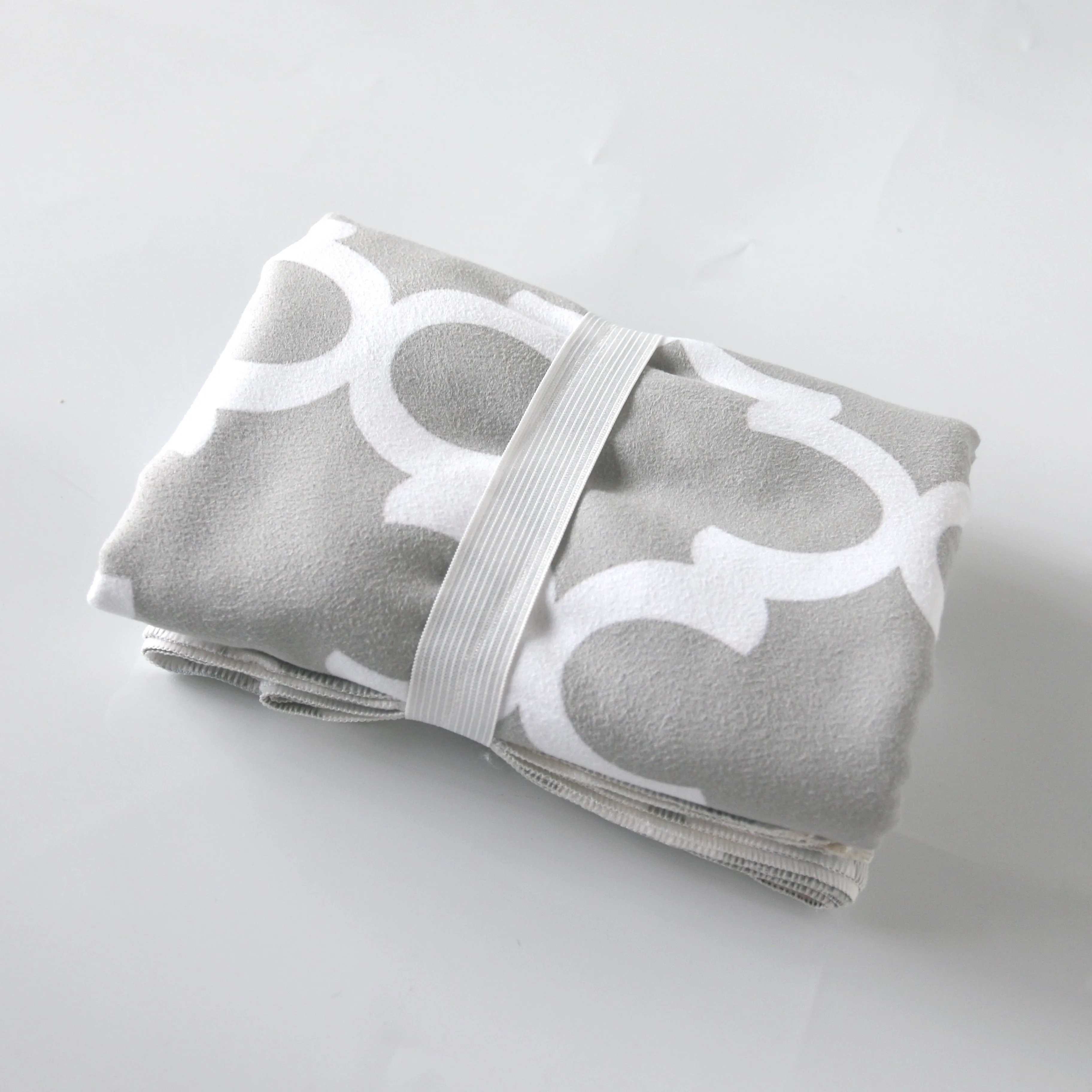 Tropical Toucan Round Sand-Free Towel